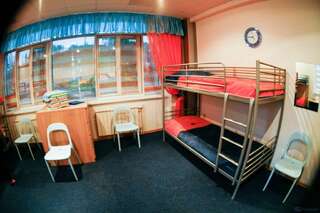 Гостиница Райдер Миасс Кровать в общем четырехместном номере для мужчин и женщин-1
